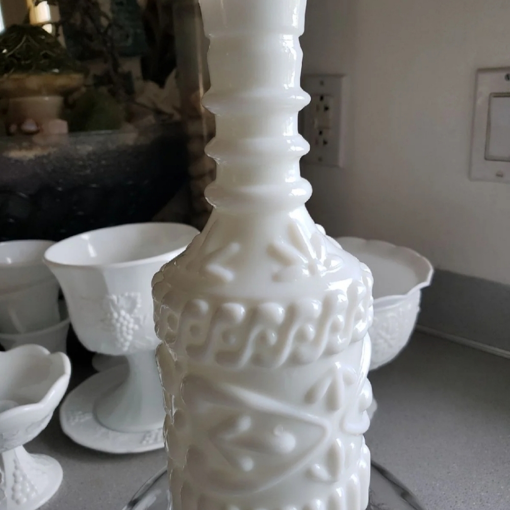 Vtg.milkglass  bottle
